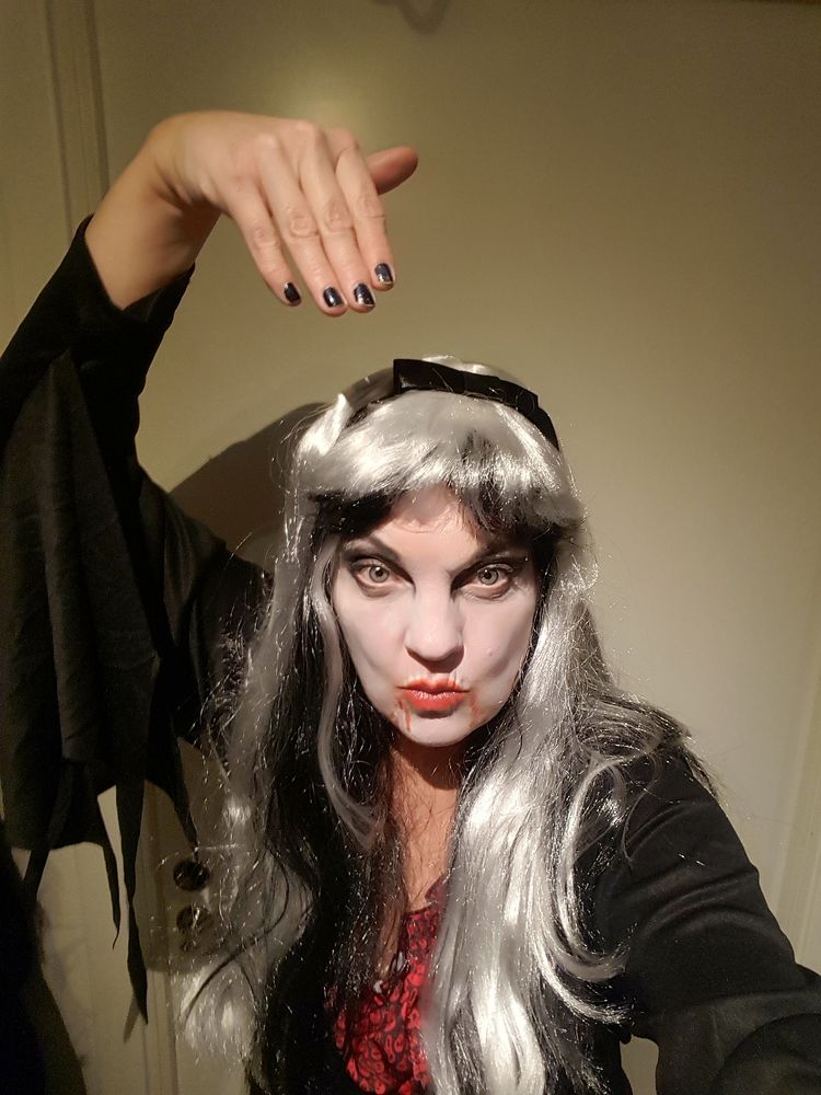 Häxperuk Silver/Svart