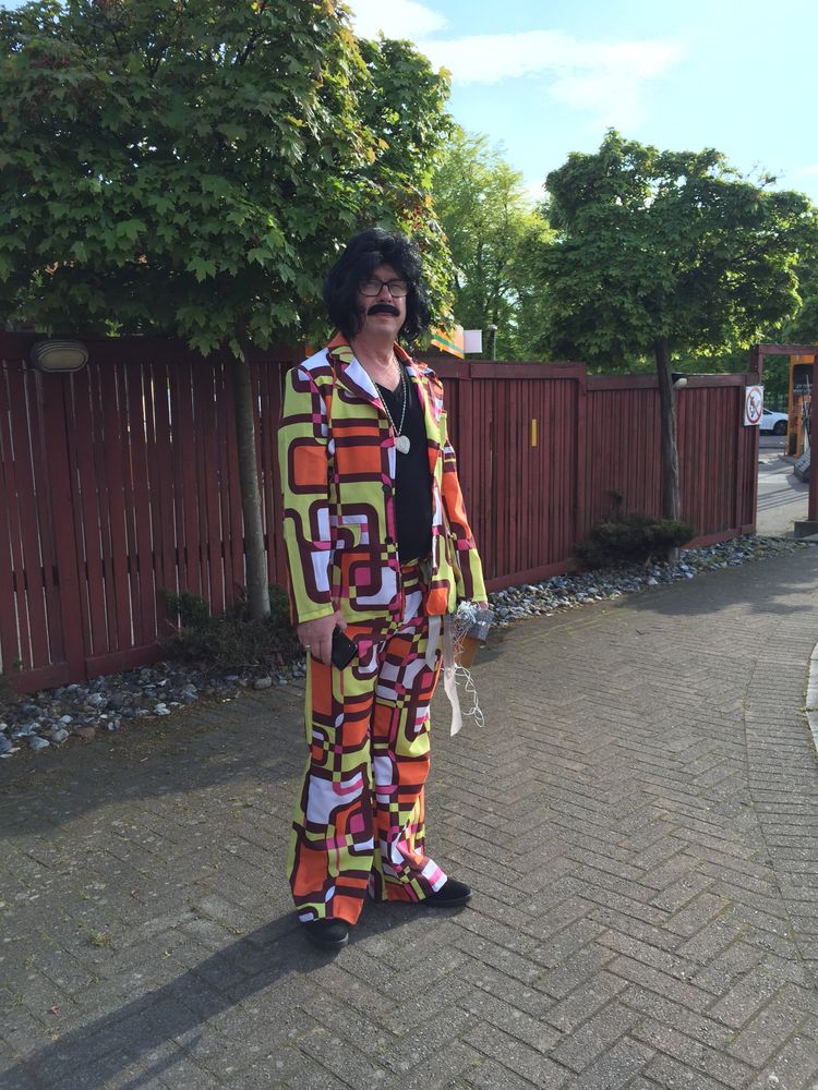 70-tals Dandy Svart Perukset med Mustasch