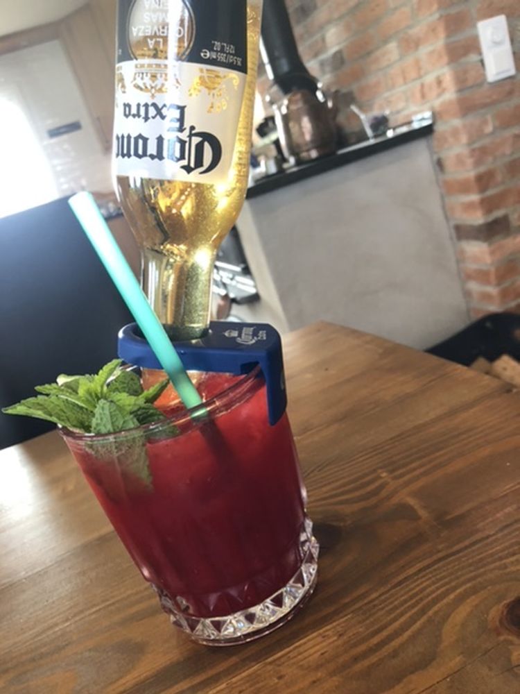 CoronaRita Flaskeholder