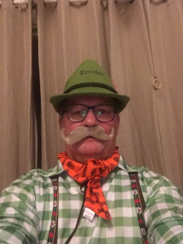 Oktoberfest Blond Bart