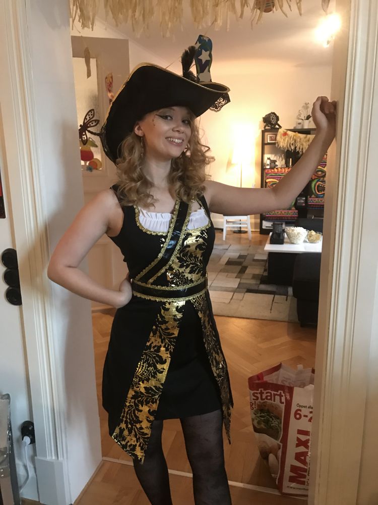 Piratkapten Dam Deluxe Maskeraddräkt