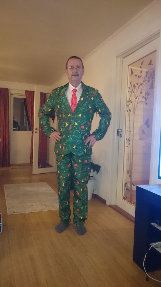 Suitmeister Julgran Kostym