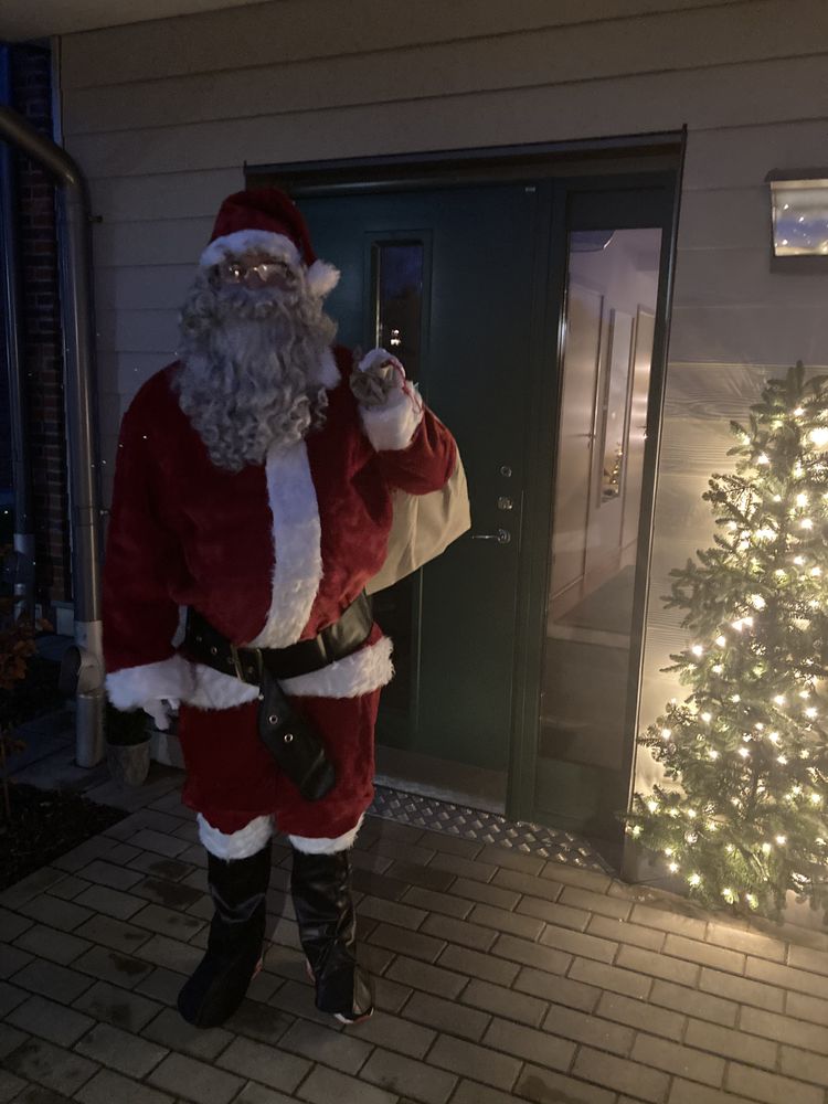 Nisse Paryksæt Gråt