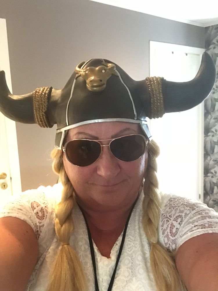 Vikingahjälm med Flätor