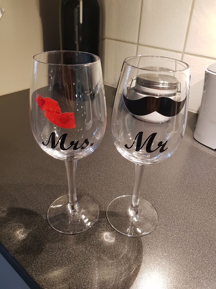 Vinglass Mr. & Mrs.