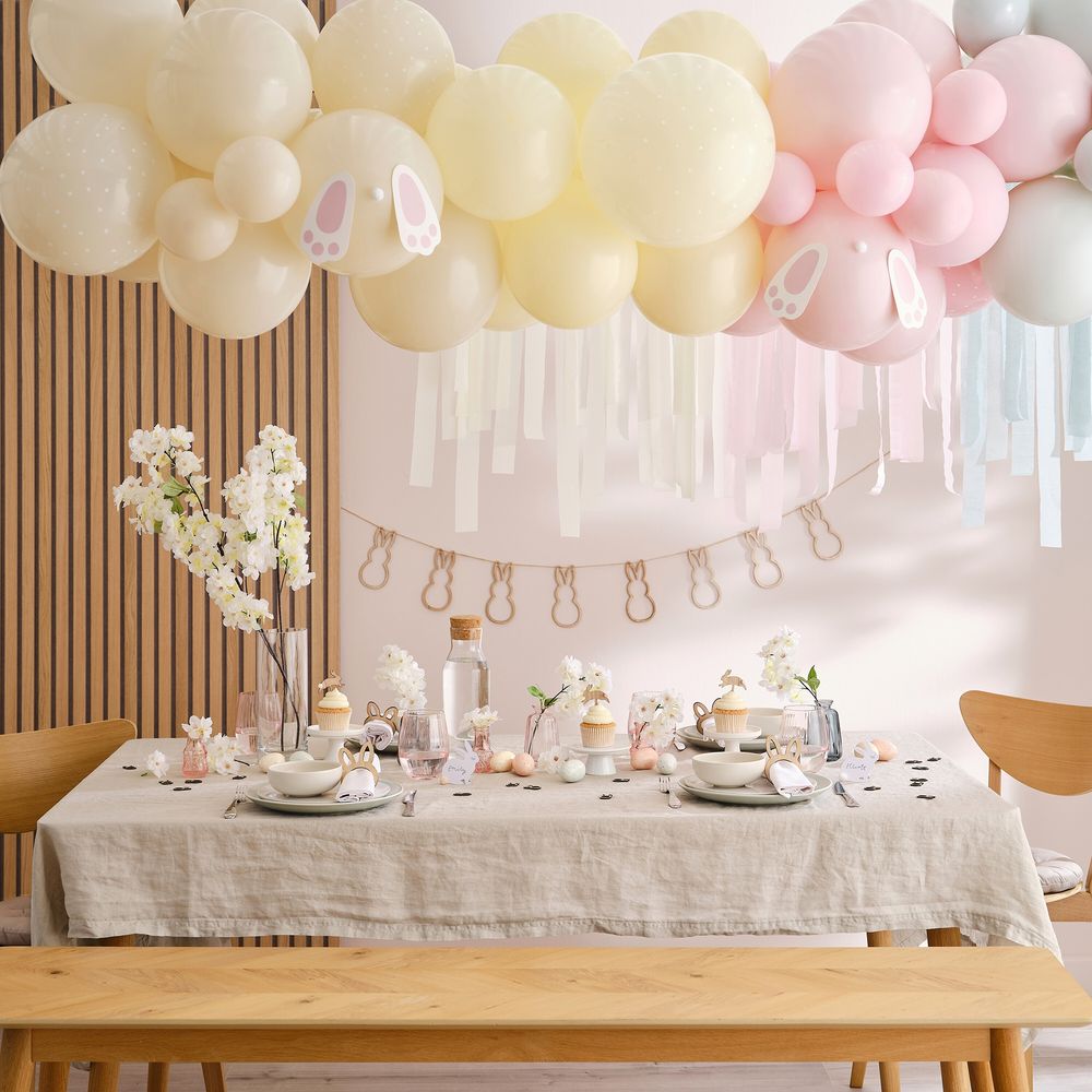 Ballonbue Easter Bunny med Streamers