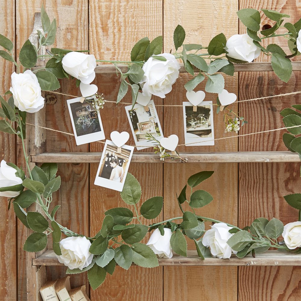 Blomgirlang Vita Rosor