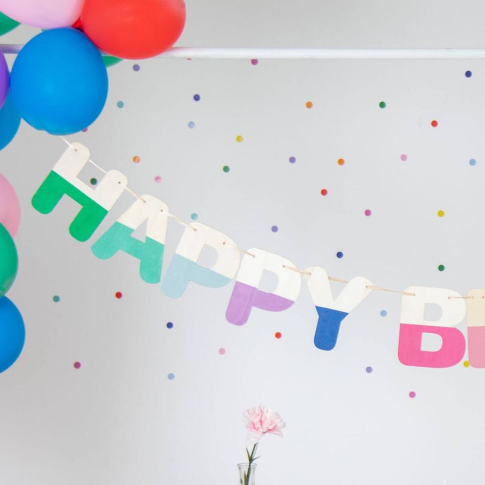 Bokstavsgirlang Happy Birthday i Trä
