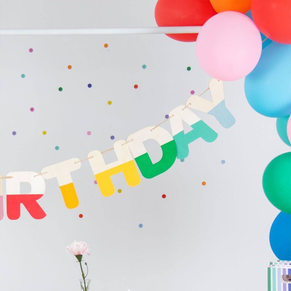 Bokstavsgirlang Happy Birthday i Trä