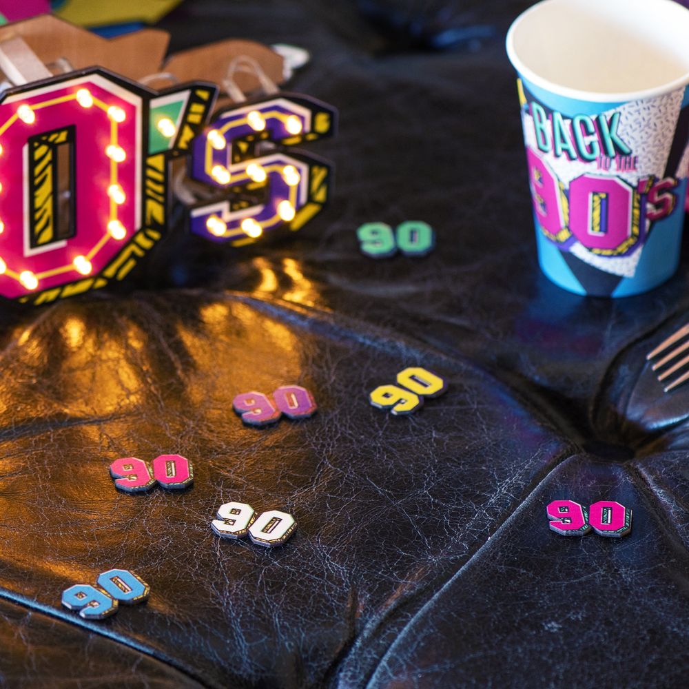 Bordkonfetti Træ 90's Party