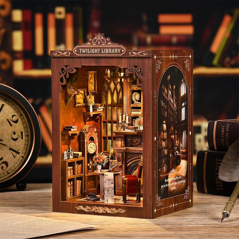 DIY Book Nook Twilight Library -kirjahyllynukkekoti