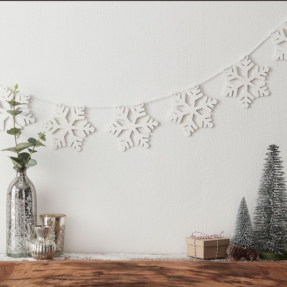 Girlang Snöflingor i Trä