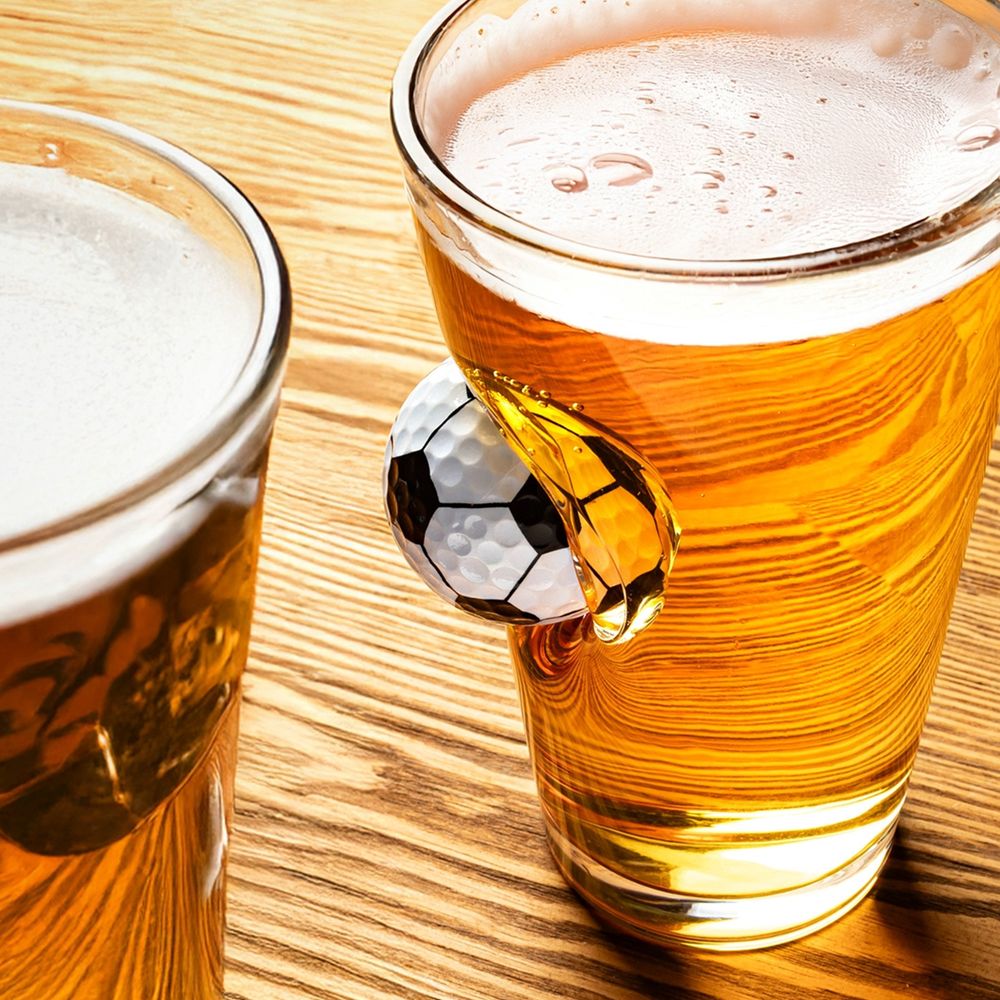 Ølglas med Fodbold