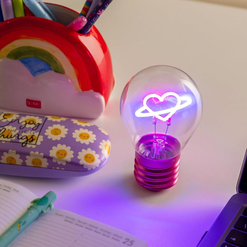 Bordlampe i Glødepæreform Planet Heart