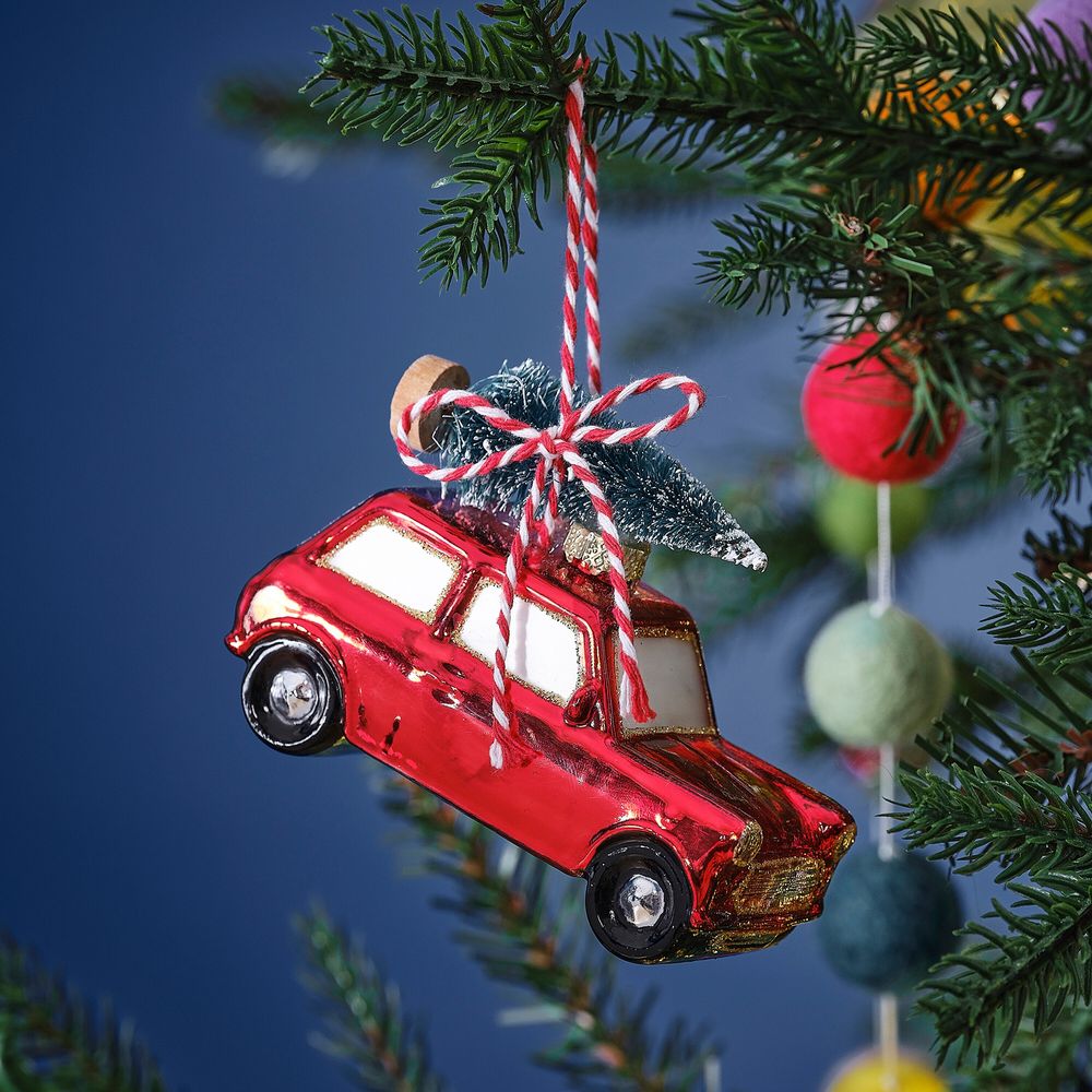 Joulukuusenkoriste Auto Kuusella