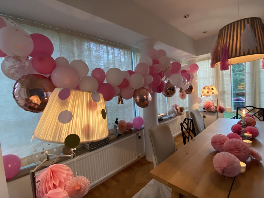 Backdrop Ballonger & Papirfjær Hvit/Rosa/Roségull