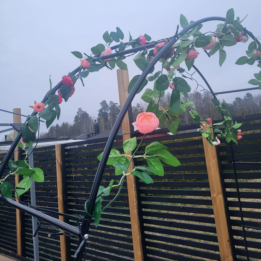 Blomgirlang Vita Rosor