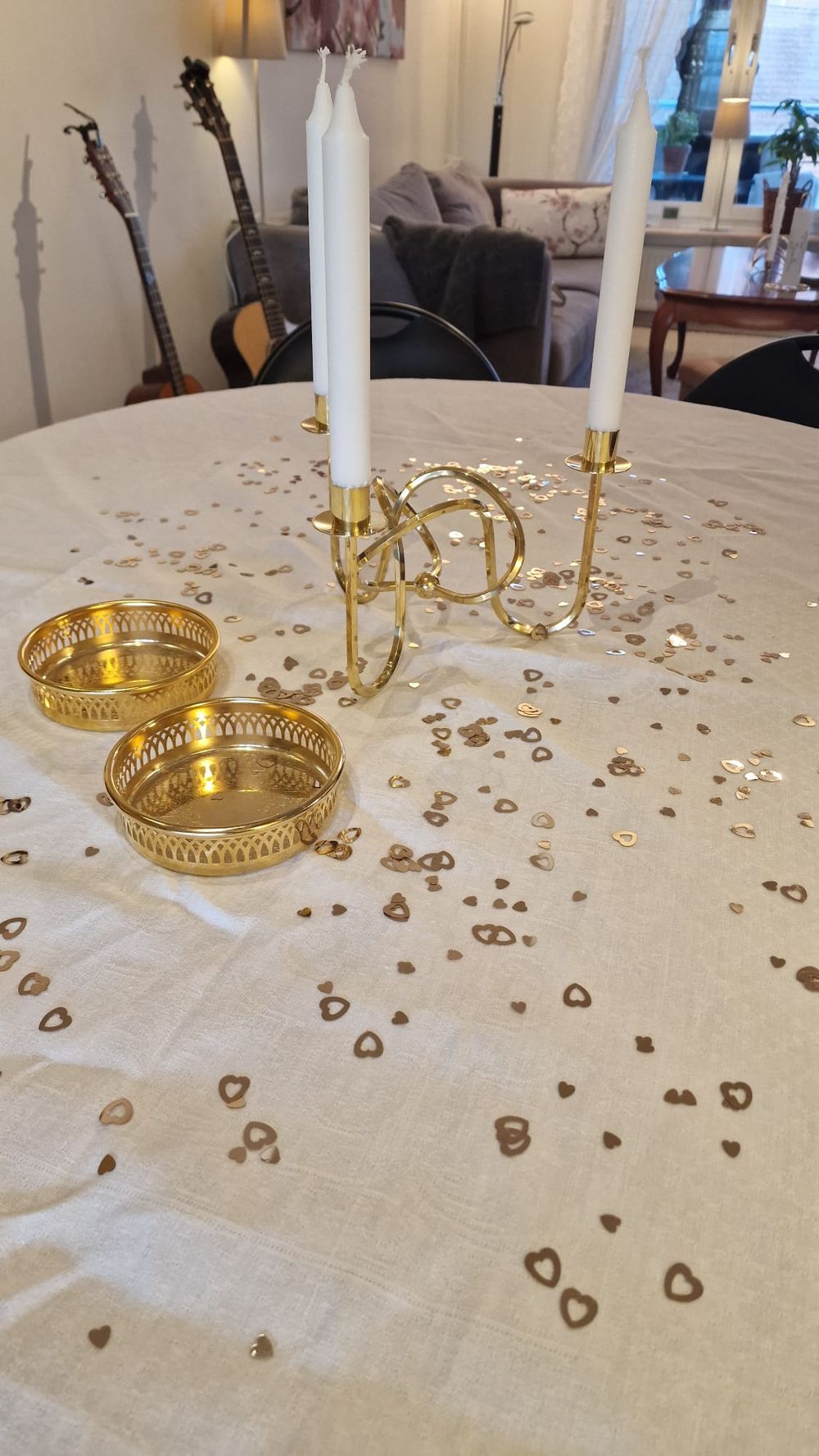 Pöytäkonfetti Ääriviiva Sydämet Ruusukulta Metallic