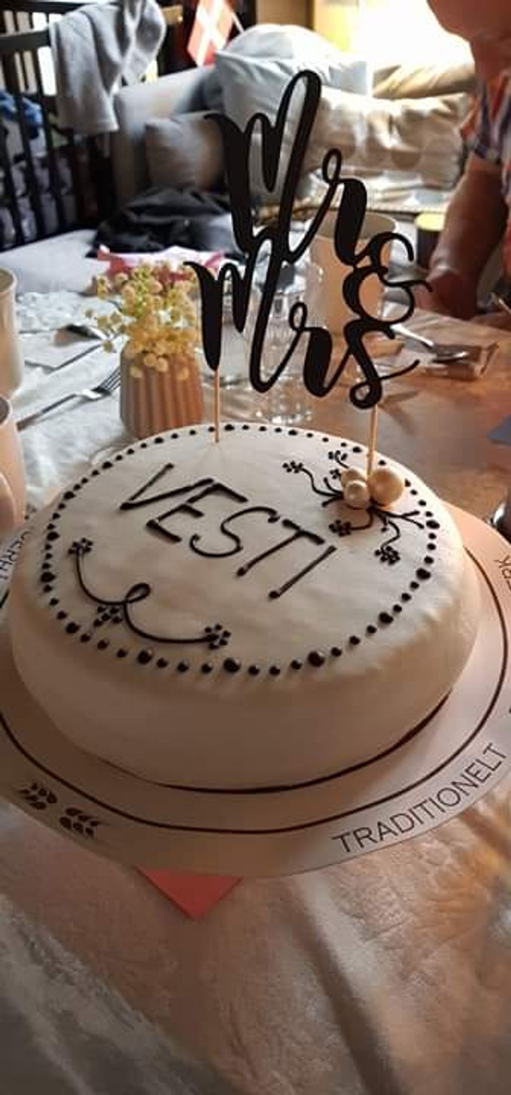 Cake Topper Mr & Mrs Sort
