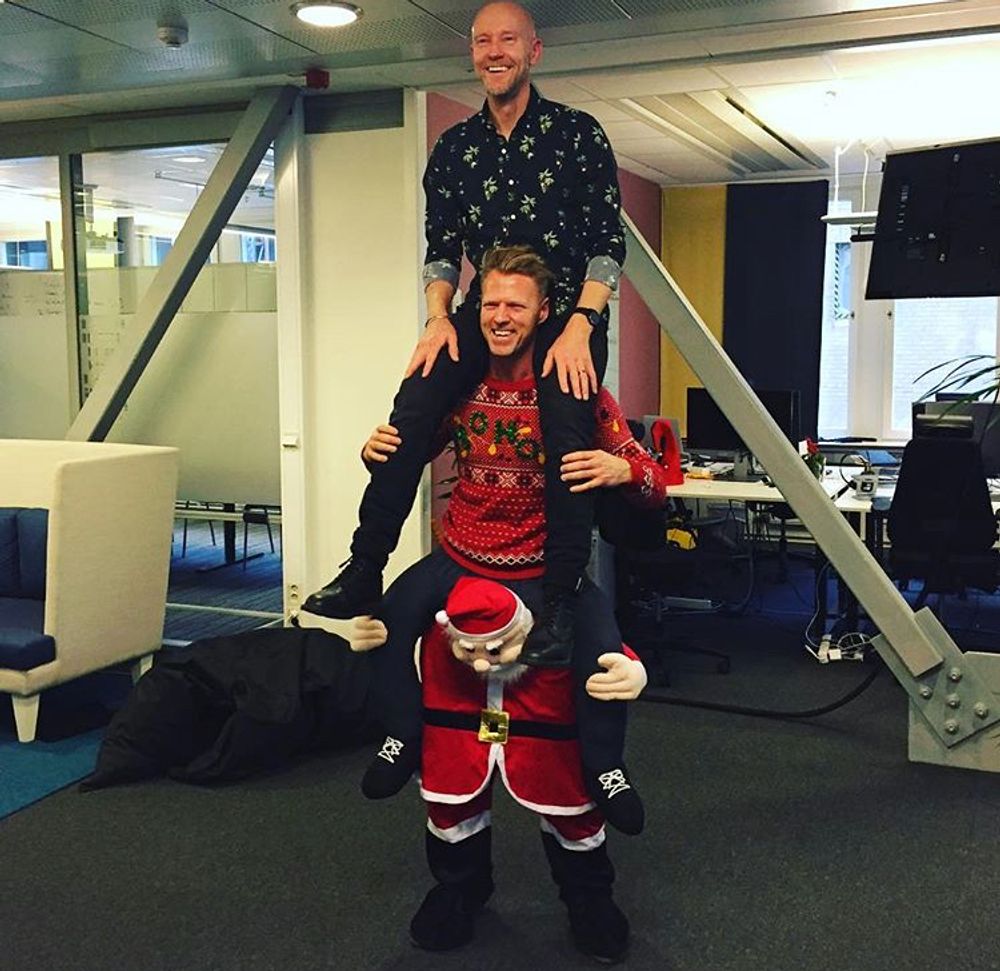 Ridende på Nisse Kostyme