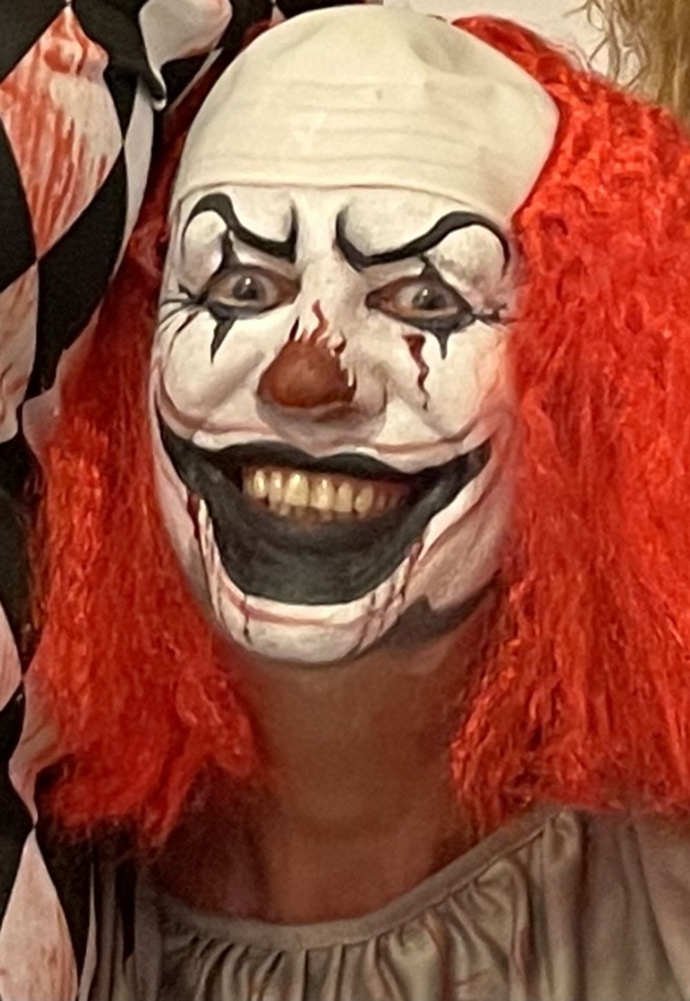 Clownperuk Röd med Vit Flint
