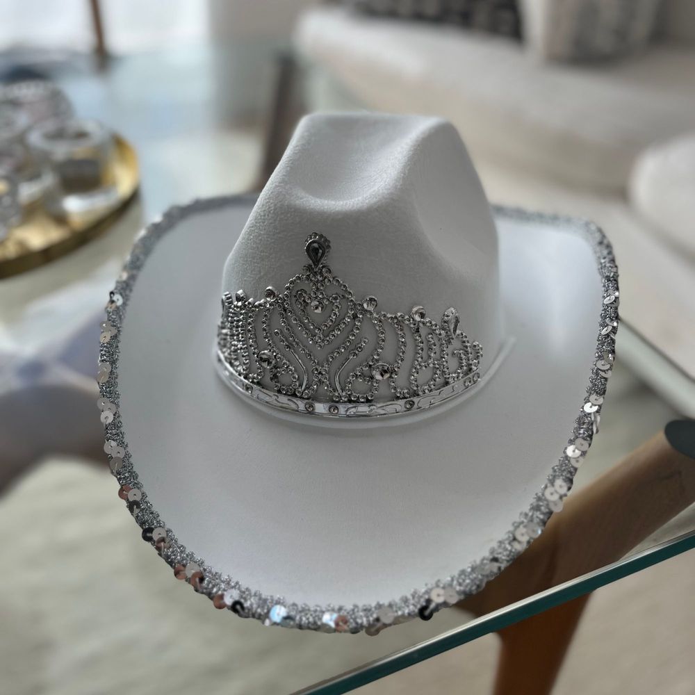 Cowboyhattu Valkoinen Tiaralla
