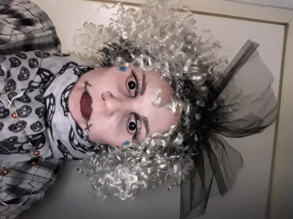 Crazy-linssit Total Blackout