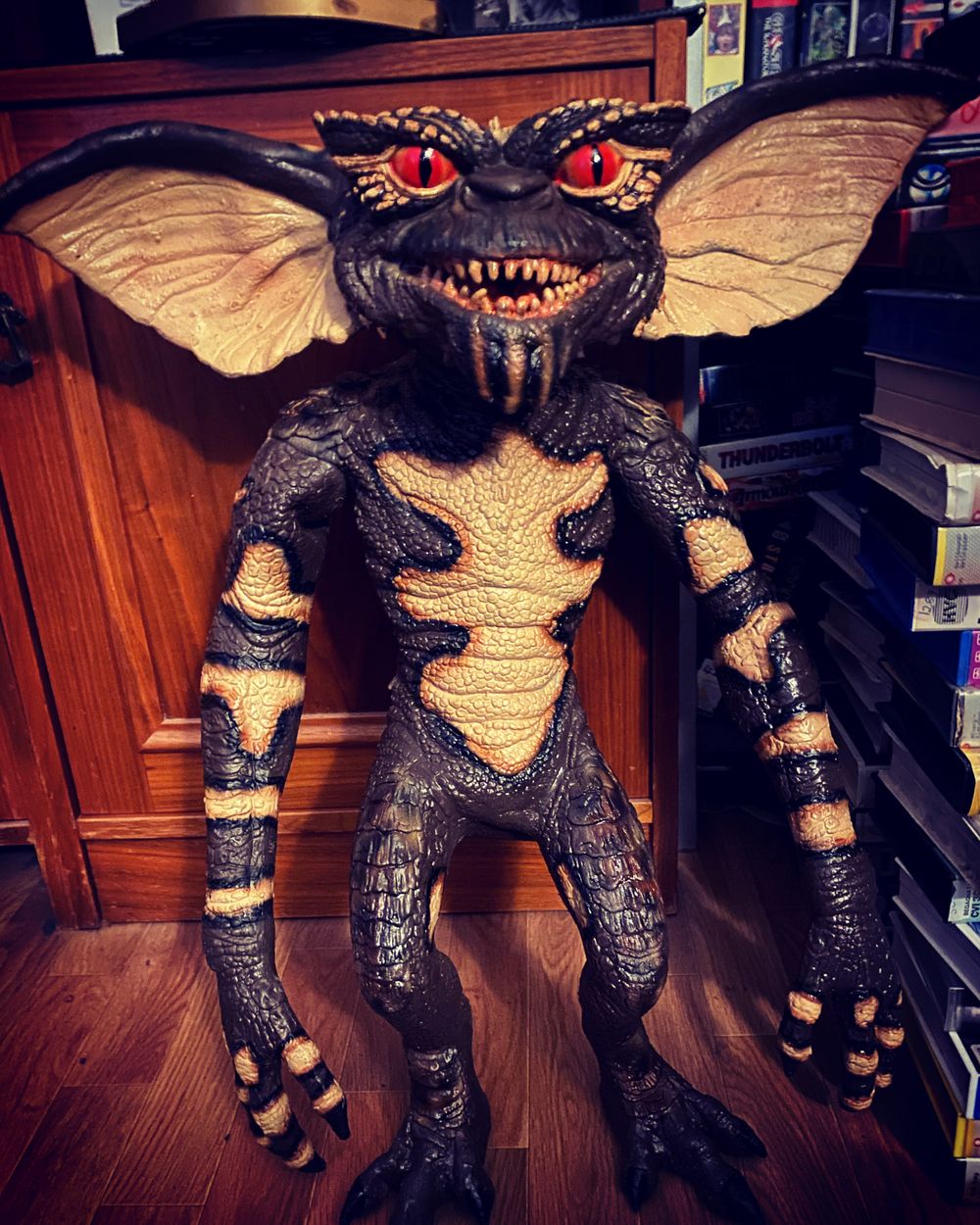 Elak Gremlin Dukke Prop