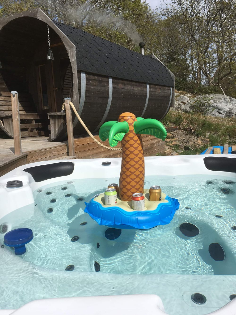 Flytende Palmetre med Drinkholder