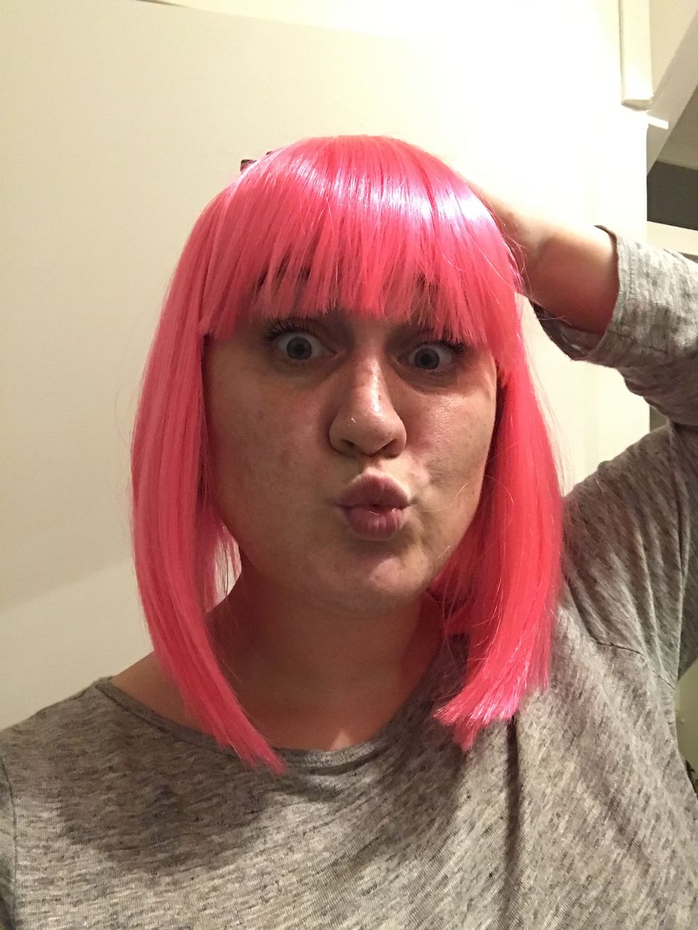 Glam Neonrosa Peruk