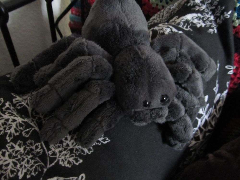Pehmoeläin Hämähäkki