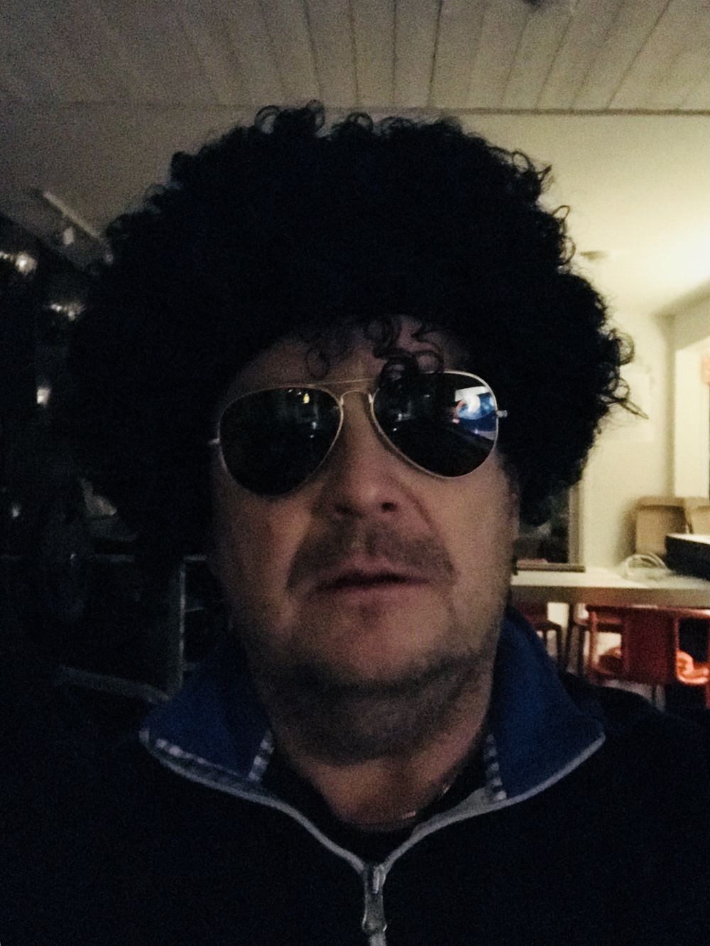 Jätteafroperuk Svart