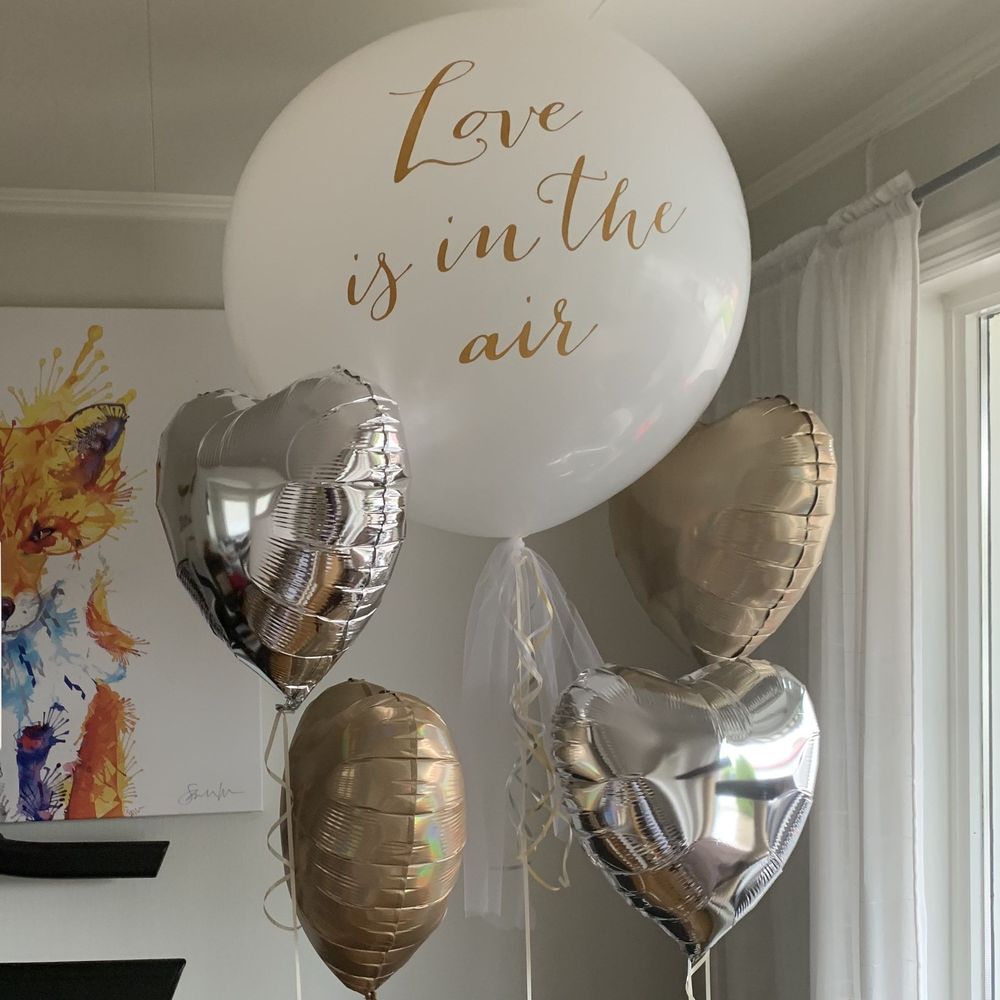 Gigantisk Ballon Love Is In The Air Guld