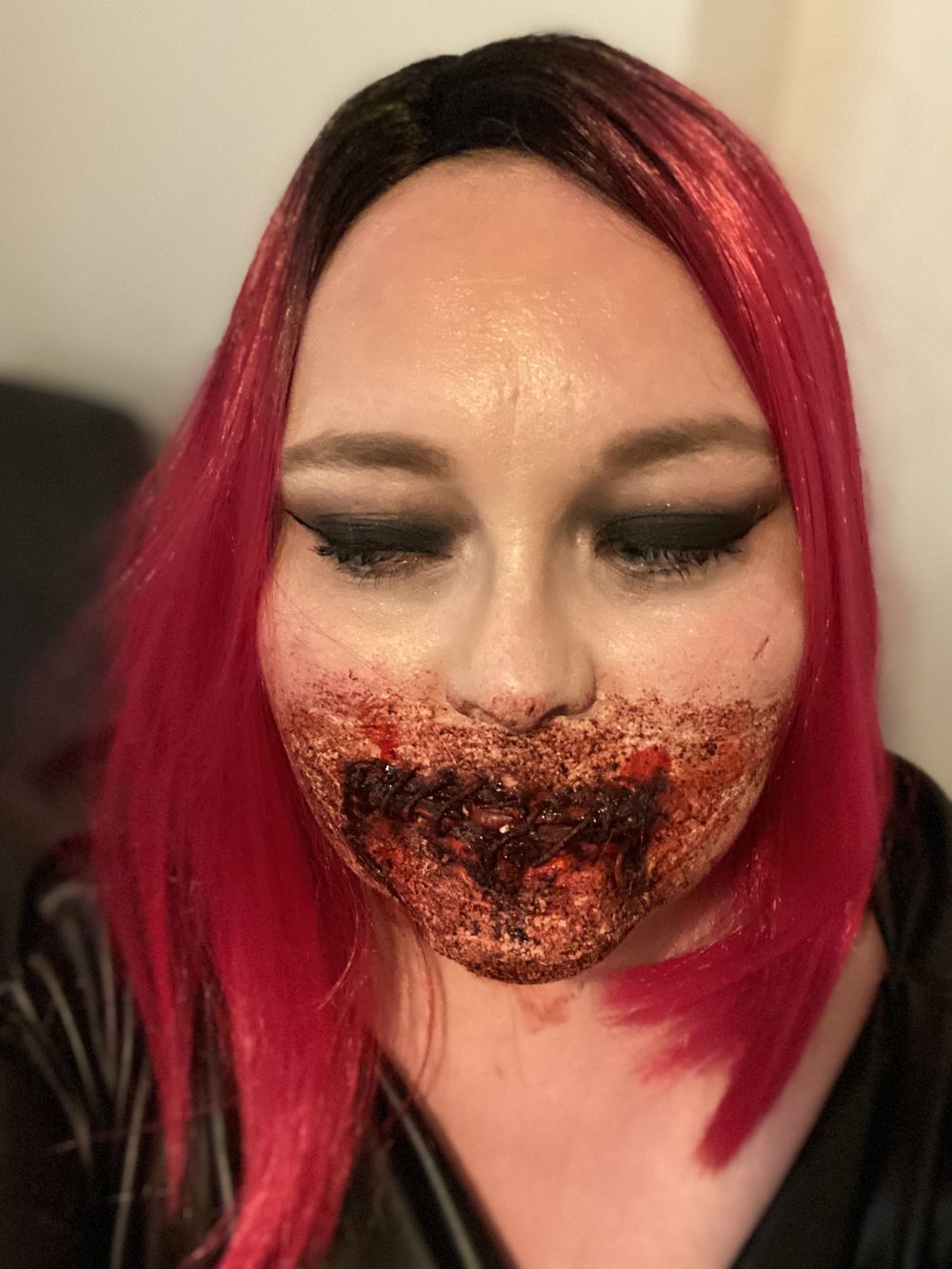 Kylie Magenta Kaksisävyinen Peruukki