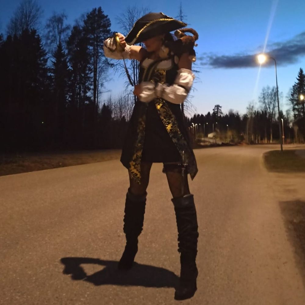 Piratkapten Dam Deluxe Maskeraddräkt