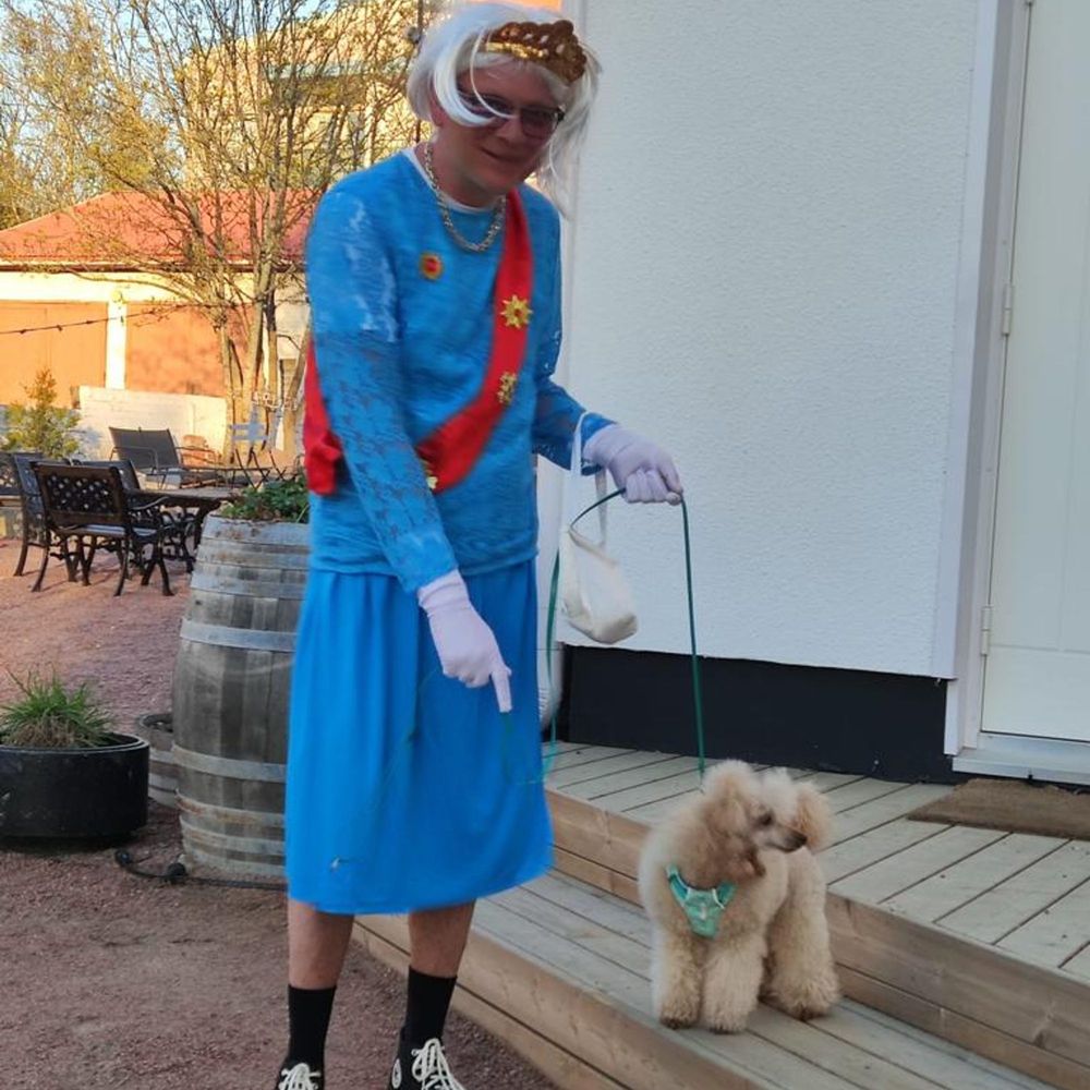 Miespuolinen Queen Elizabeth Naamiaisasu
