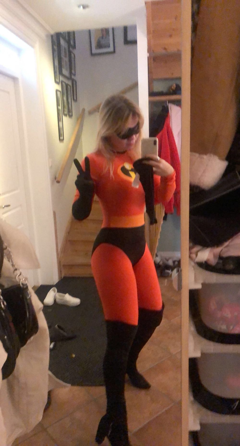 Mrs Incredible Naamiaisasu