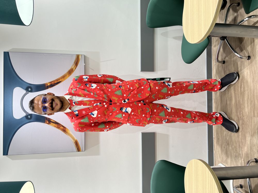 OppoSuits Christmaster Puku