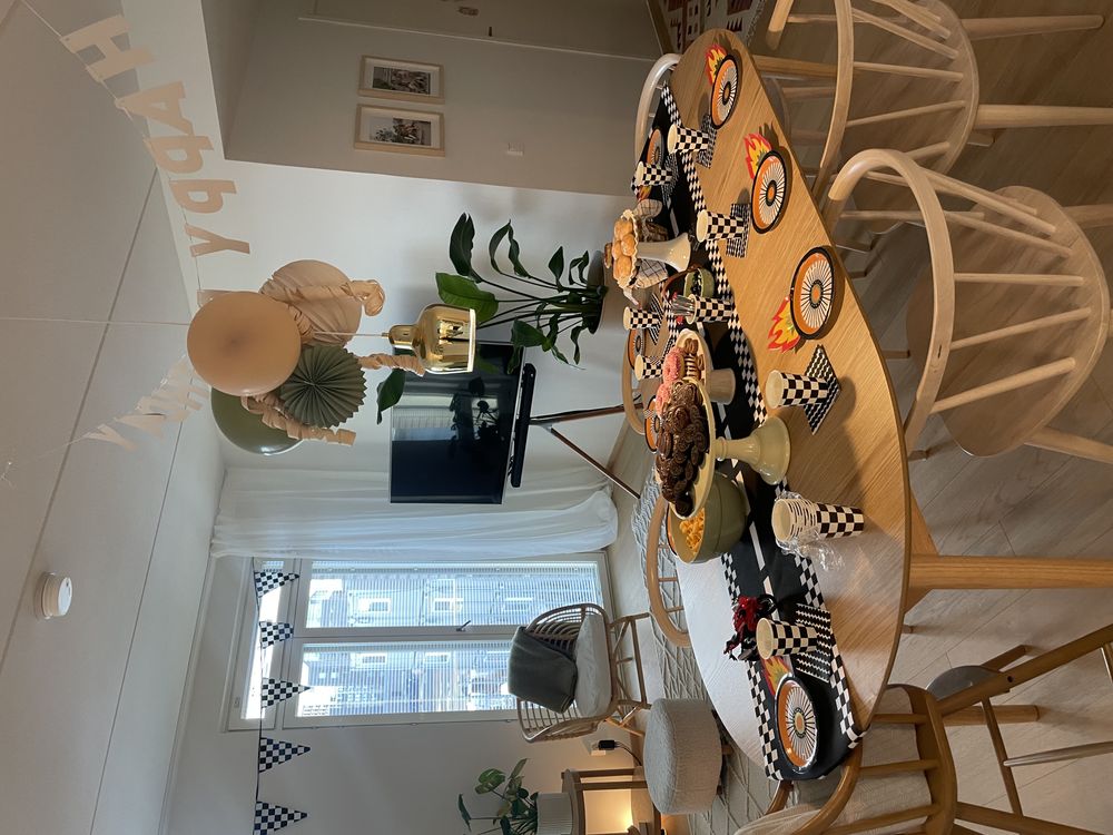 Pahvilautaset Pyörät