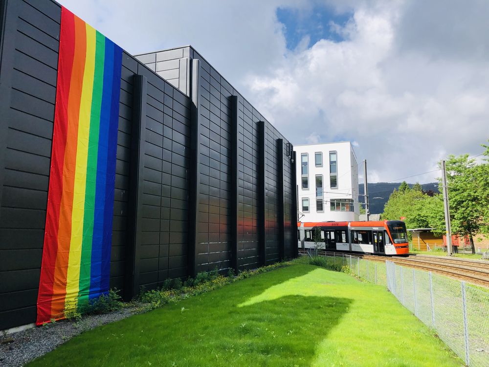 Gigantisk Regnbågsflagga