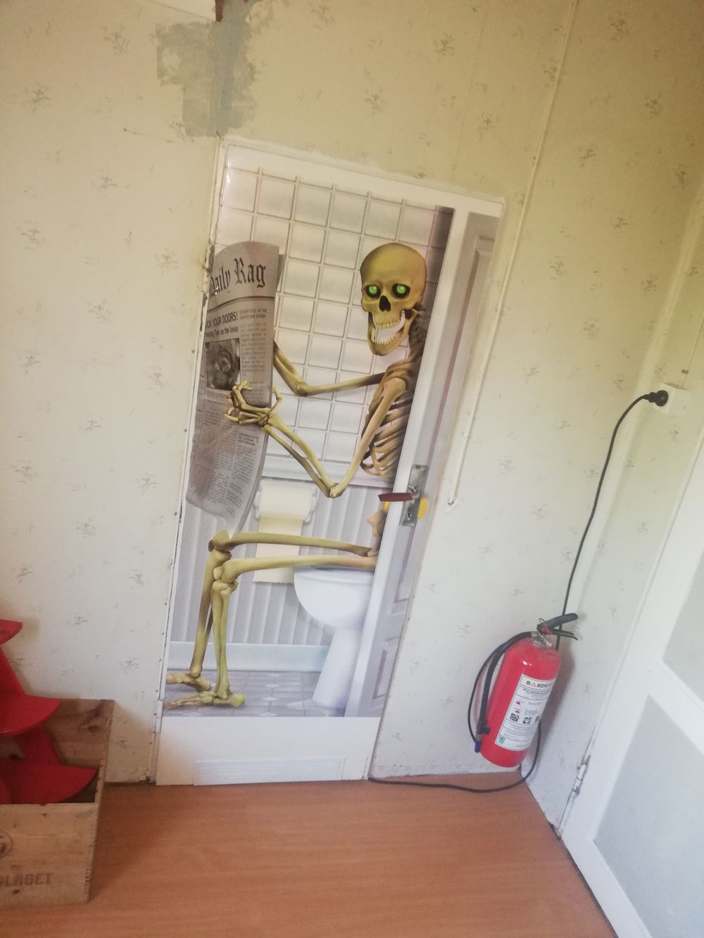 Skelett på Toalett Dörrdekoration