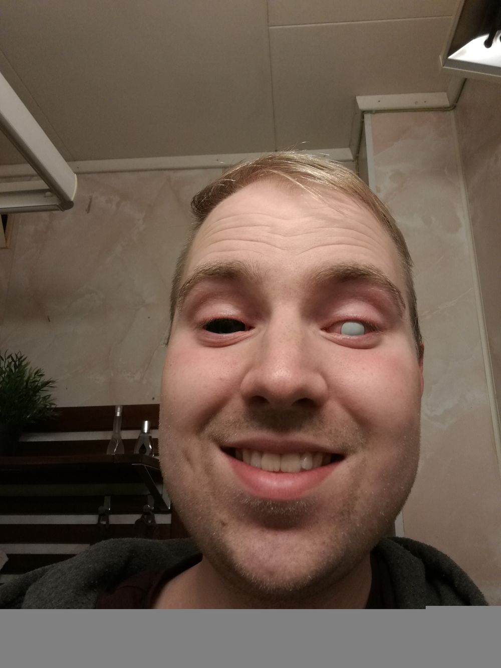 Sclera-linssit Sabretooth