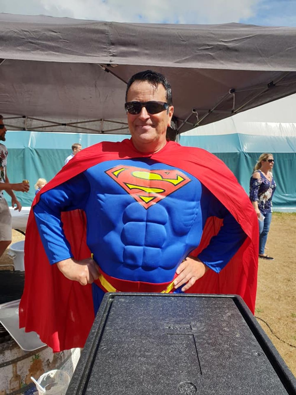 Supermankostume med Muskler