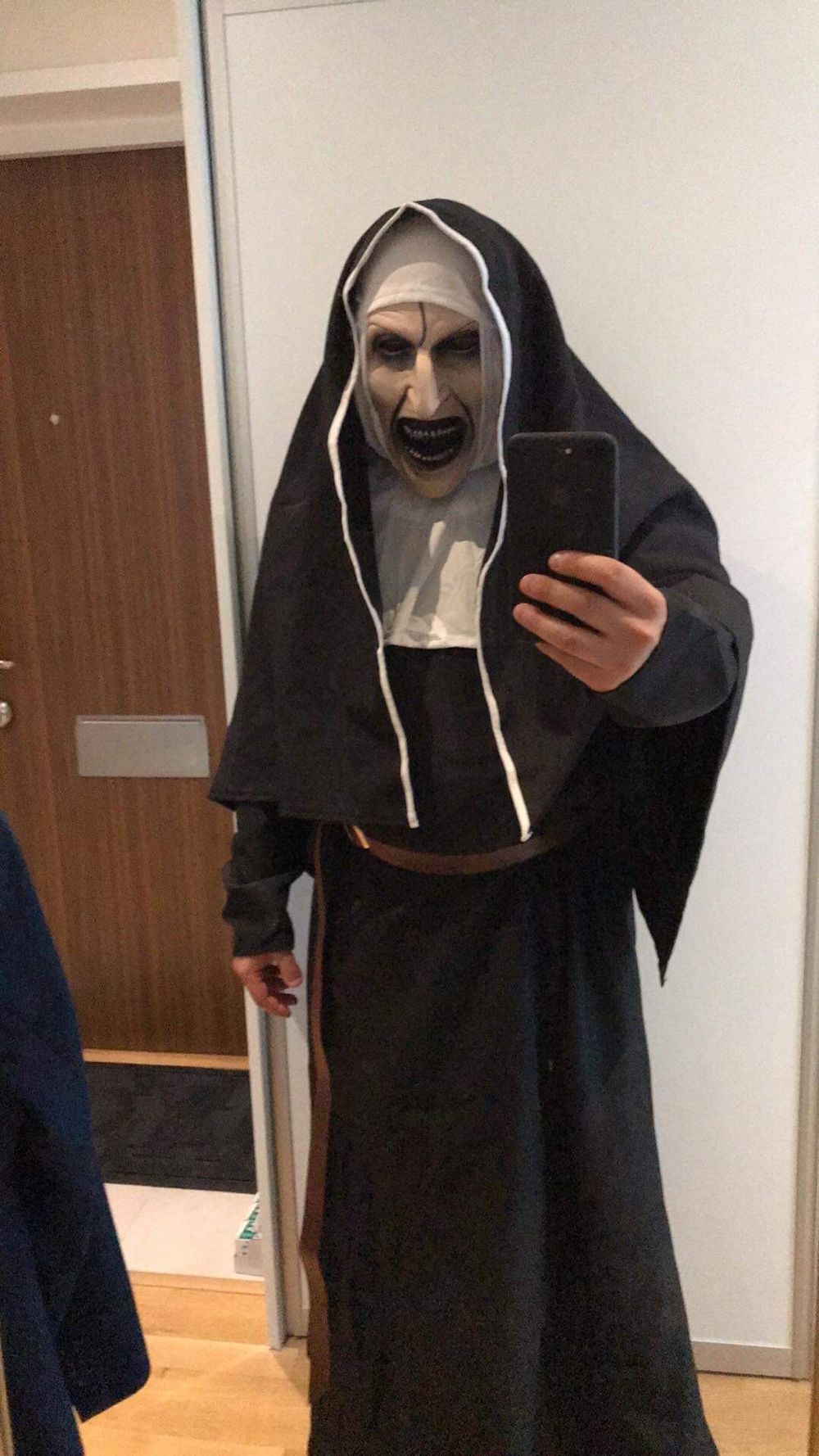 The Nun Deluxe Kostyme