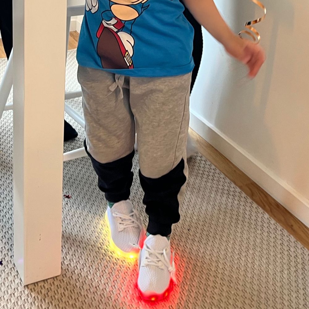 Valkoiset LED Kengät Lapsille