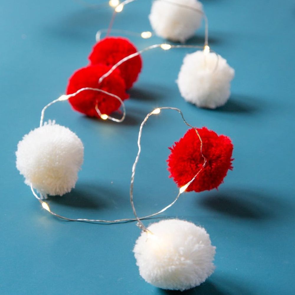 LED Guirlande Pompoms Rød/Hvid