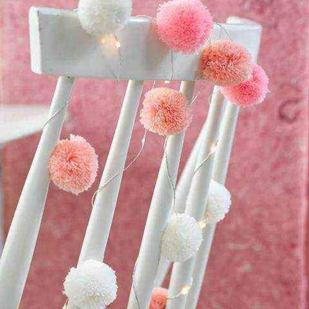 Ljusslinga Pom Pom Vit/Rosa