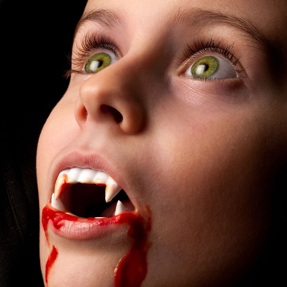 Löständer Dracula med Blodampuller