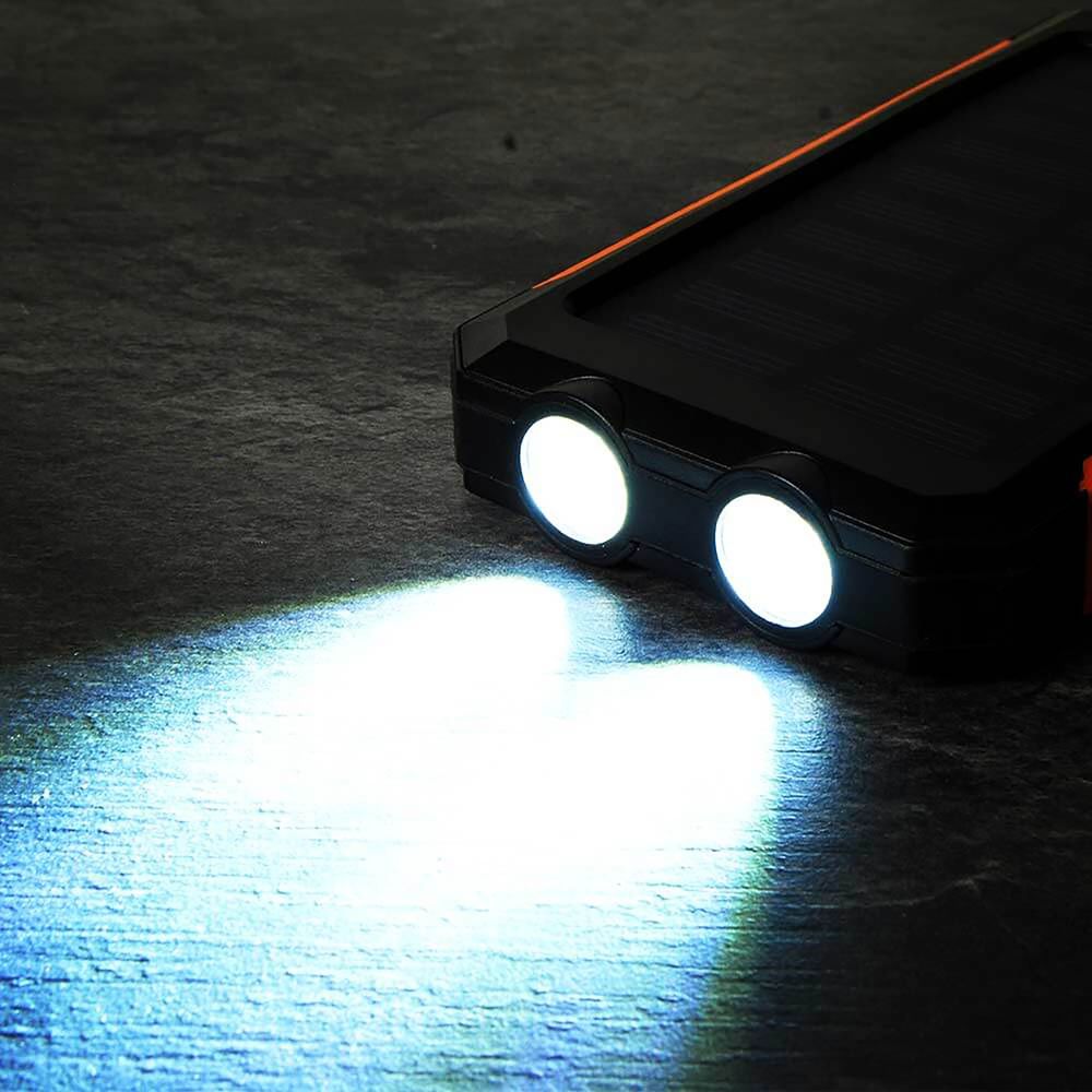MM Vesitiivis Powerbank Aurinkokennolaturilla
