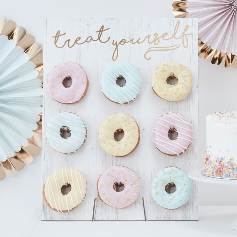 Donutstativ av Papp Bryllup